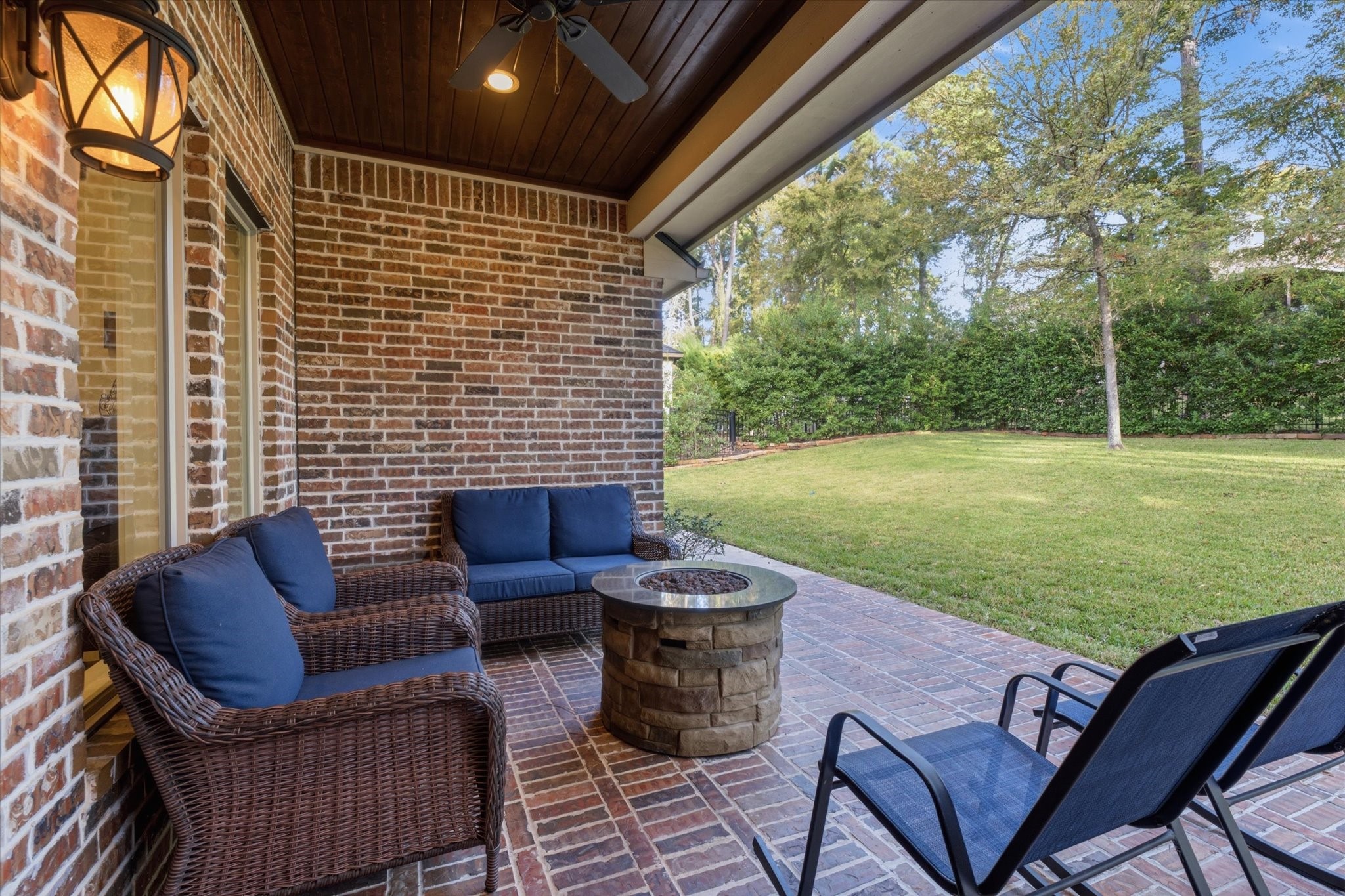 110 Pine Branch Drive, Montgomery, TX 77356