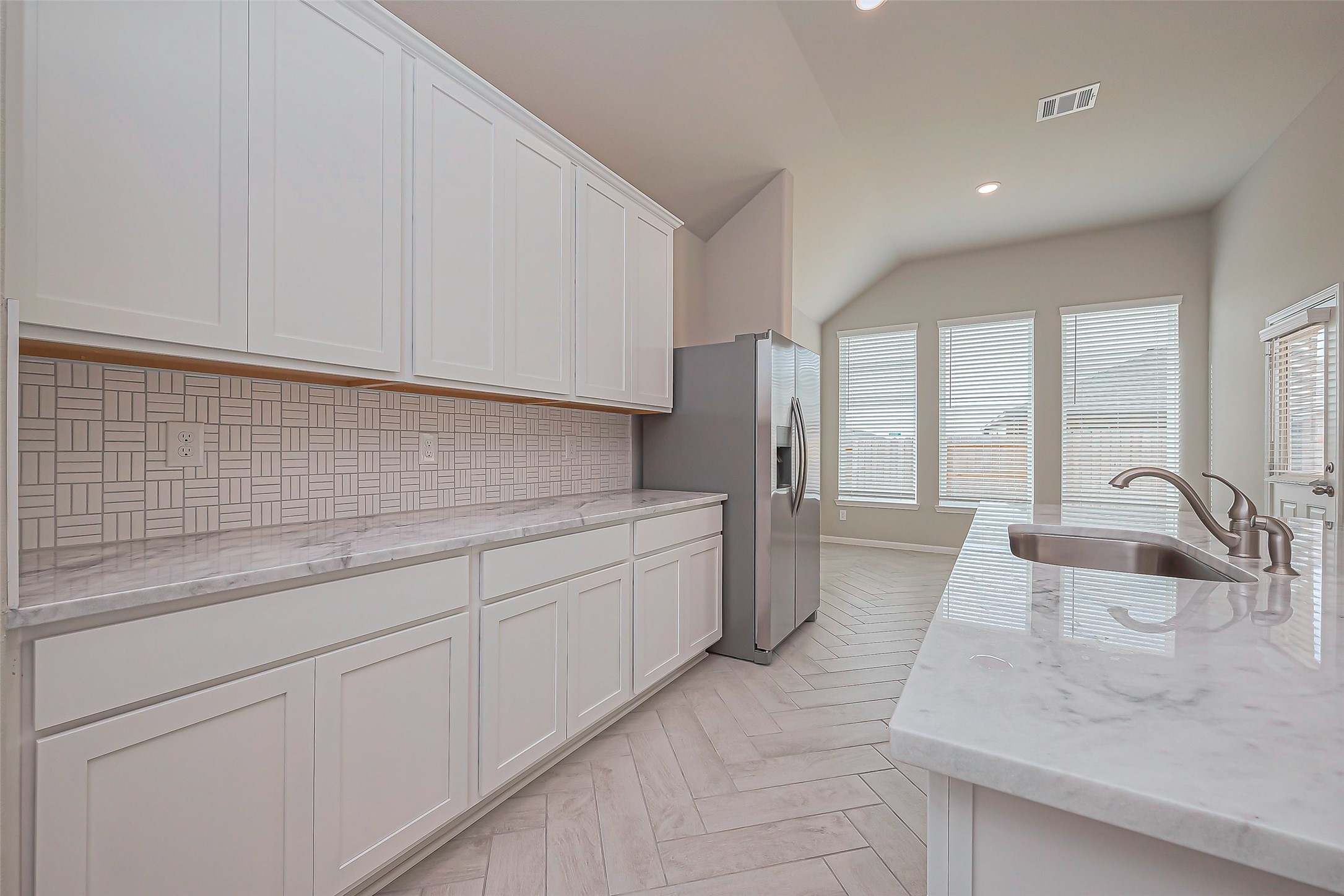 188 Paseo Park Drive, Brookshire, TX 77423