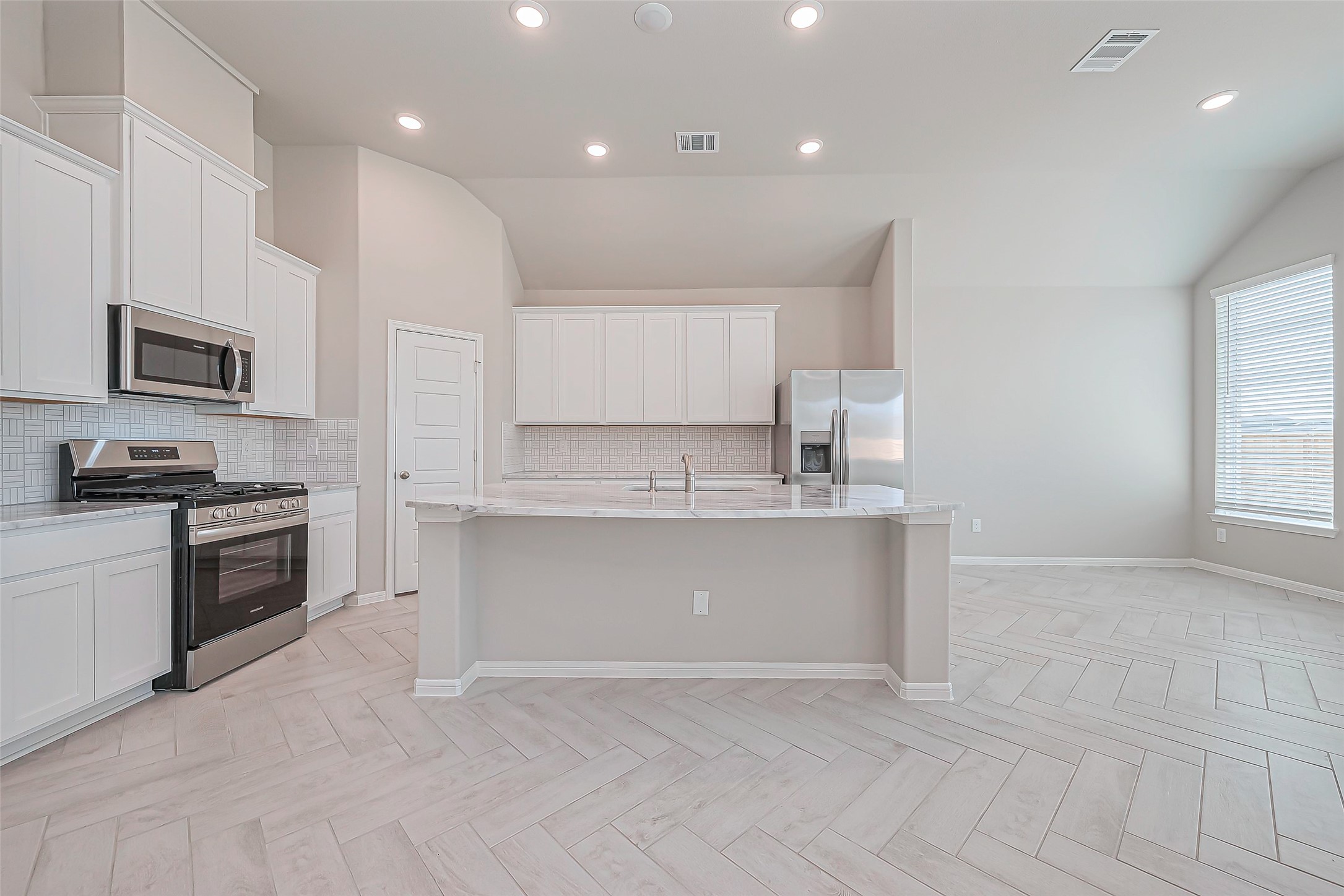 188 Paseo Park Drive, Brookshire, TX 77423