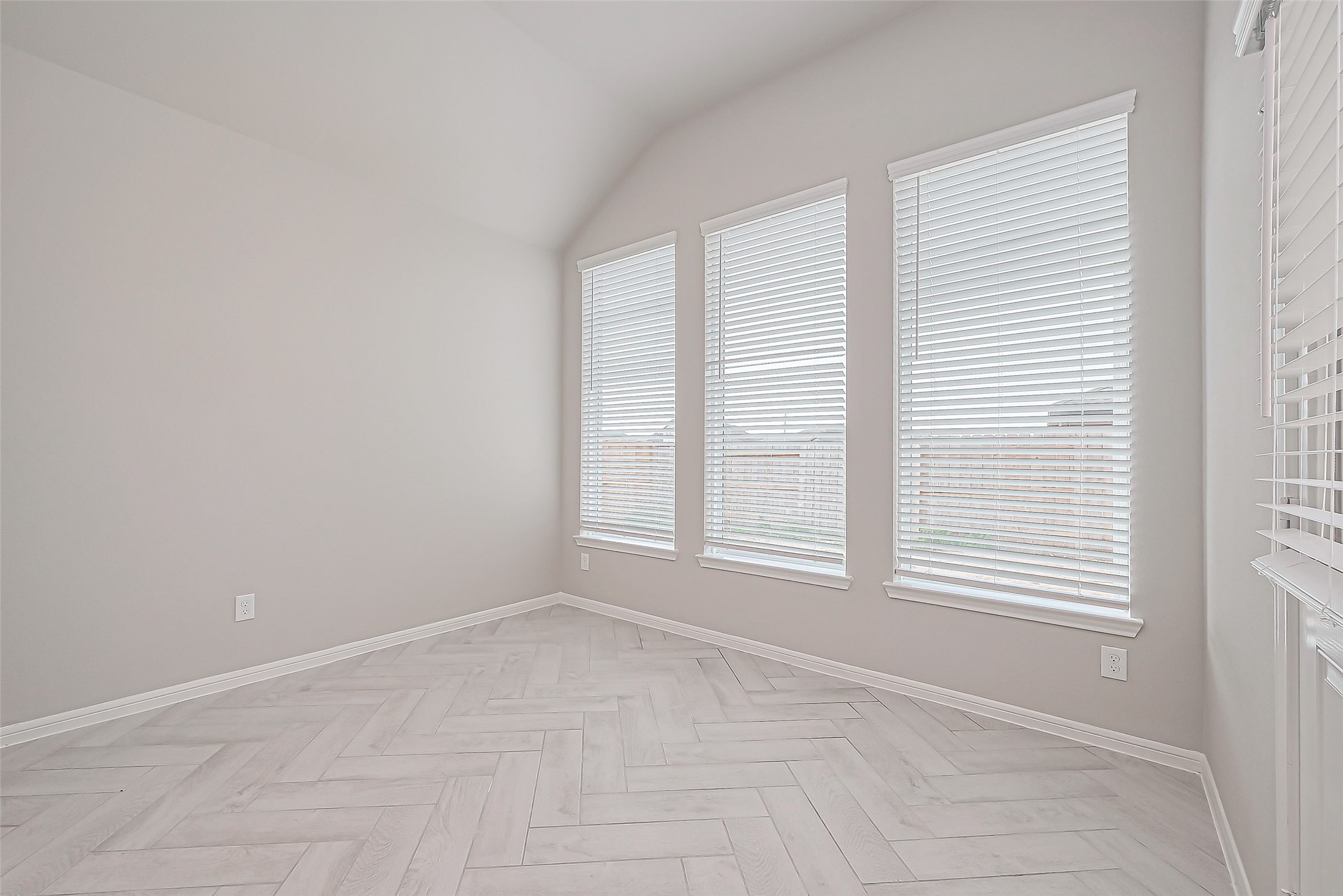 188 Paseo Park Drive, Brookshire, TX 77423