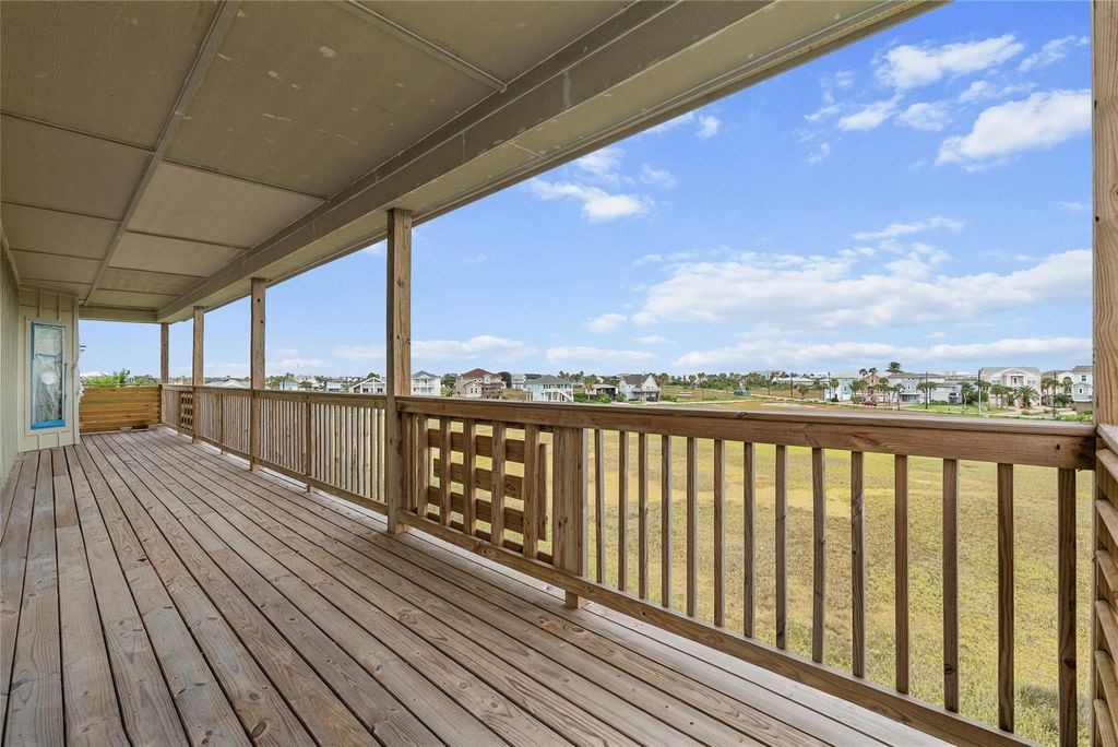 9305 Vista Bella, Galveston, TX 77554