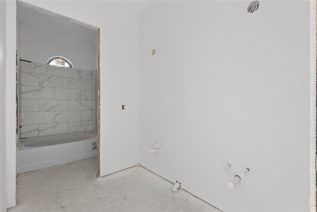 9305 Vista Bella, Galveston, TX 77554