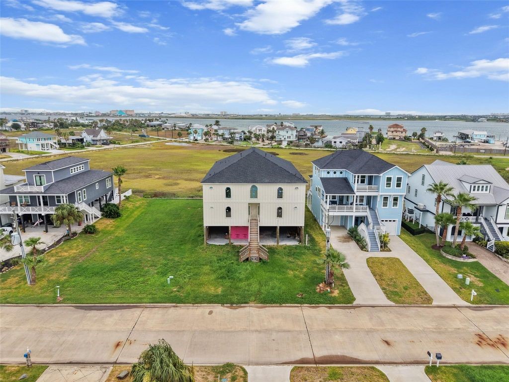 Will never have back neighbors the views will remain amazing