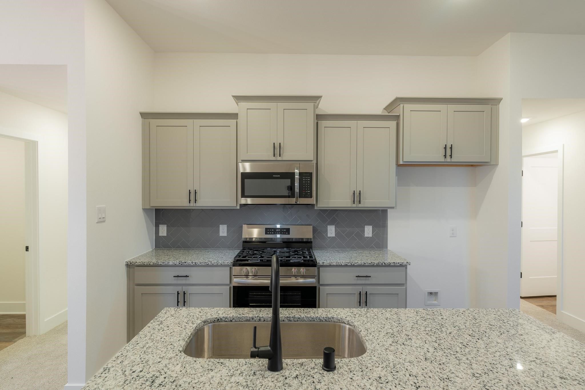 4406 W Bayou Maison Circle, Dickinson, TX 77539