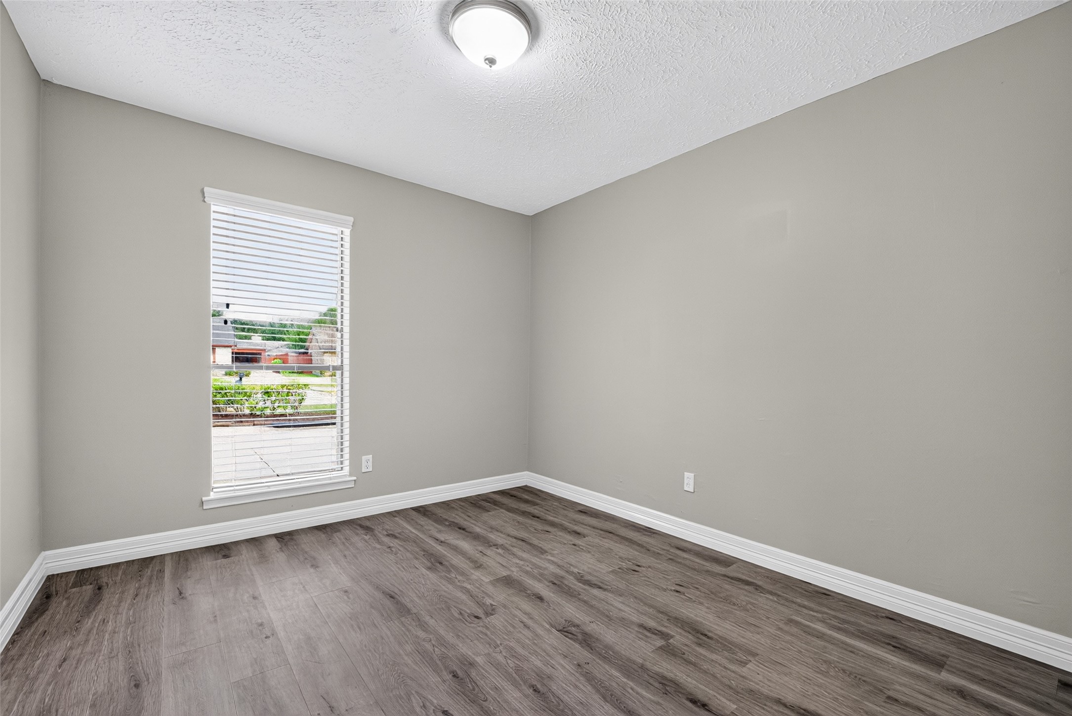 Secondary bedroom