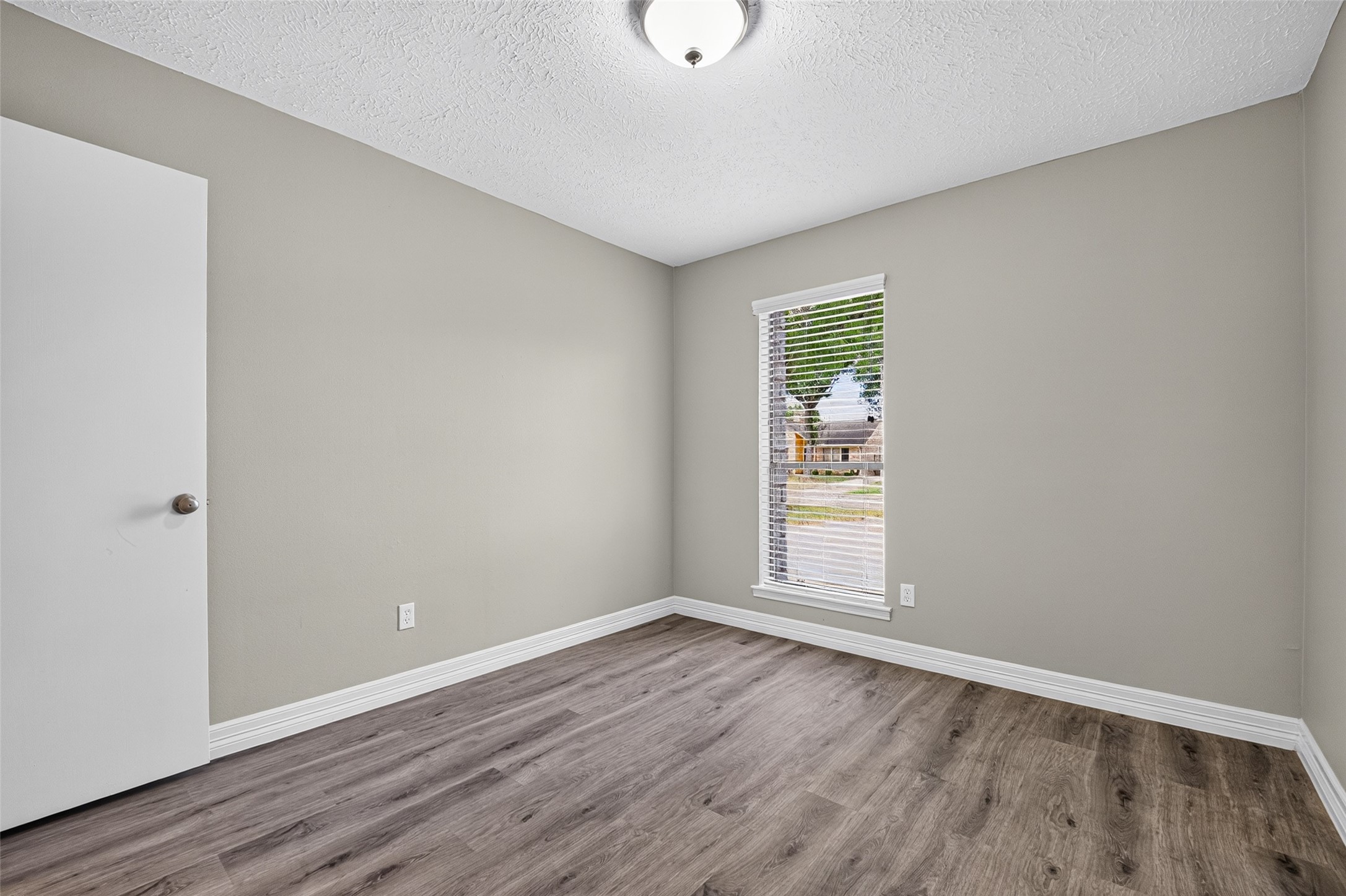 Secondary bedroom