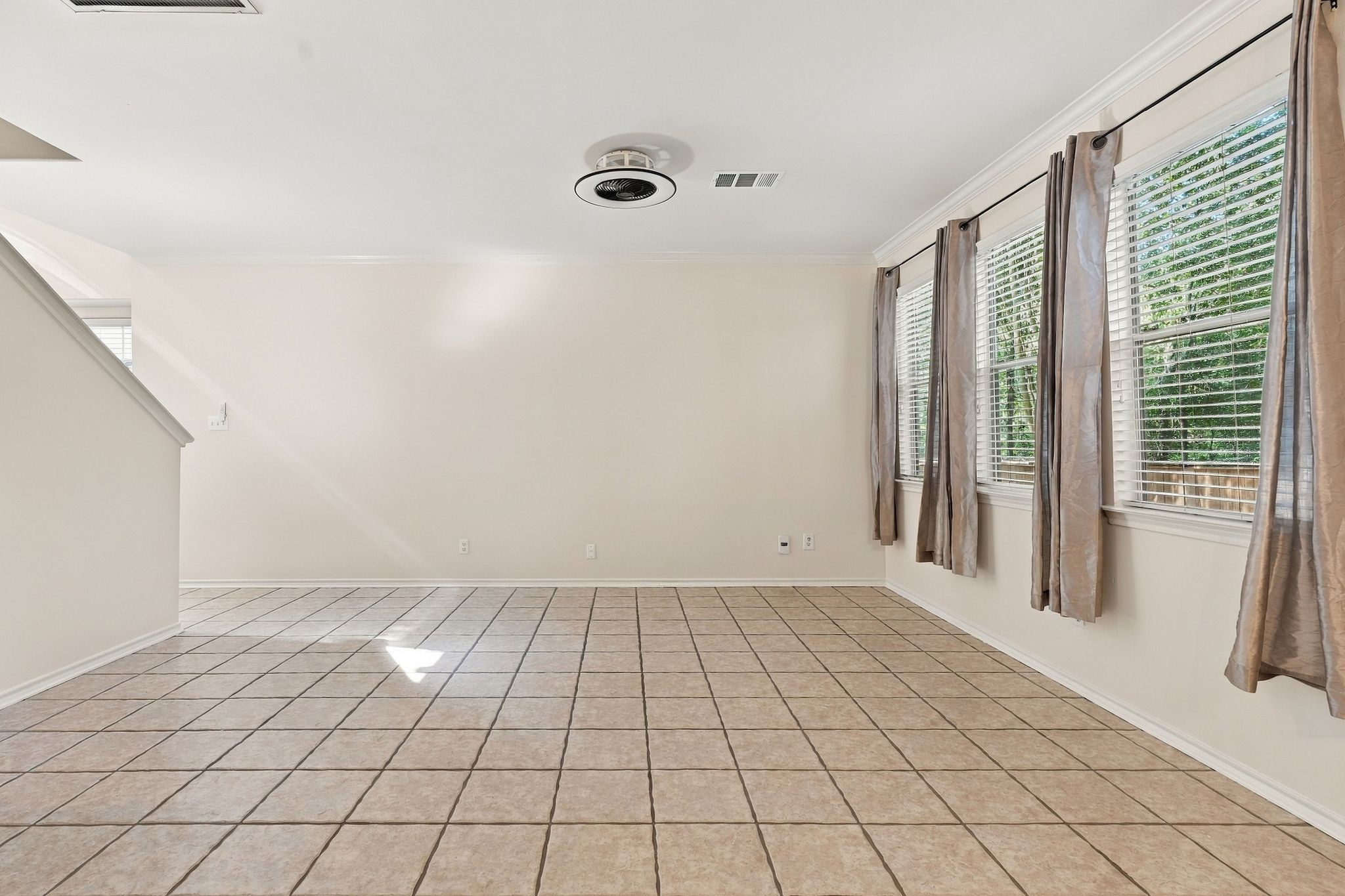 142 N Camellia Grove Circle, The Woodlands, TX 77382