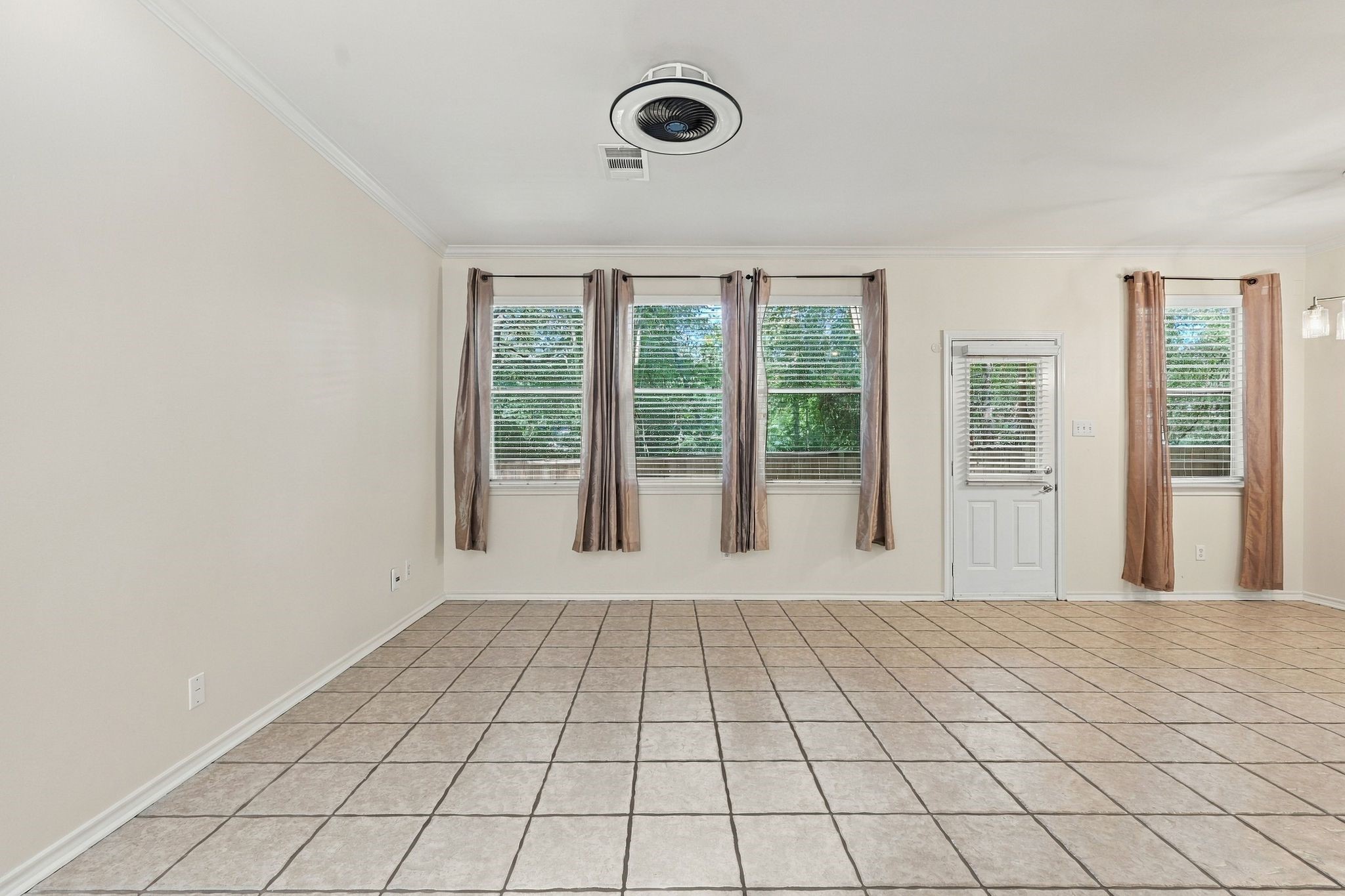 142 N Camellia Grove Circle, The Woodlands, TX 77382