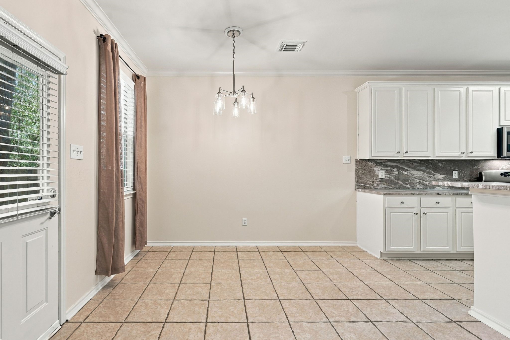 142 N Camellia Grove Circle, The Woodlands, TX 77382