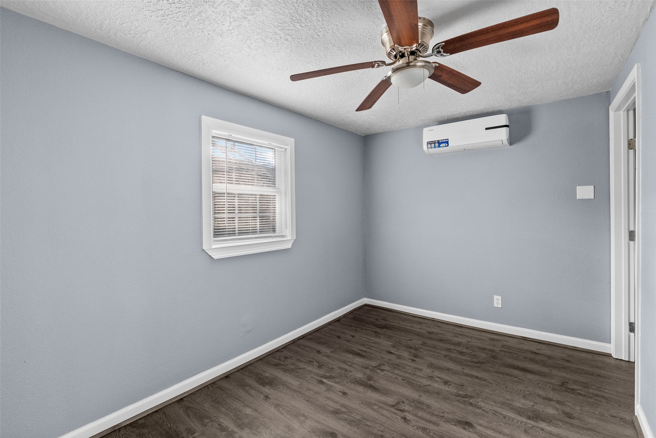 4126 Paladino Street, #4130, Bacliff, TX 77518