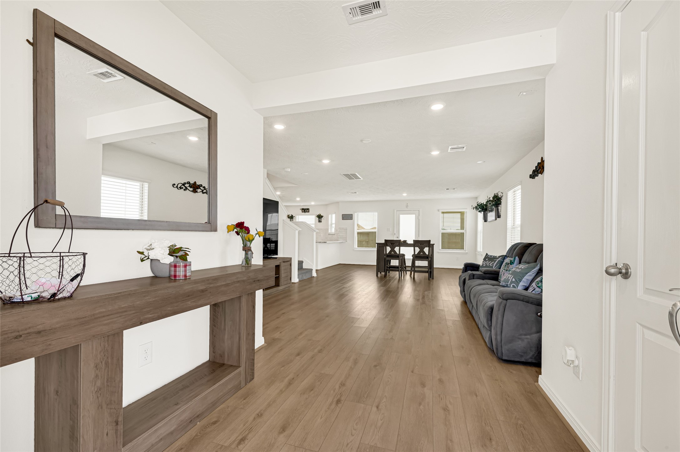 5510 Blackbird Lane, Hitchcock, TX 77563