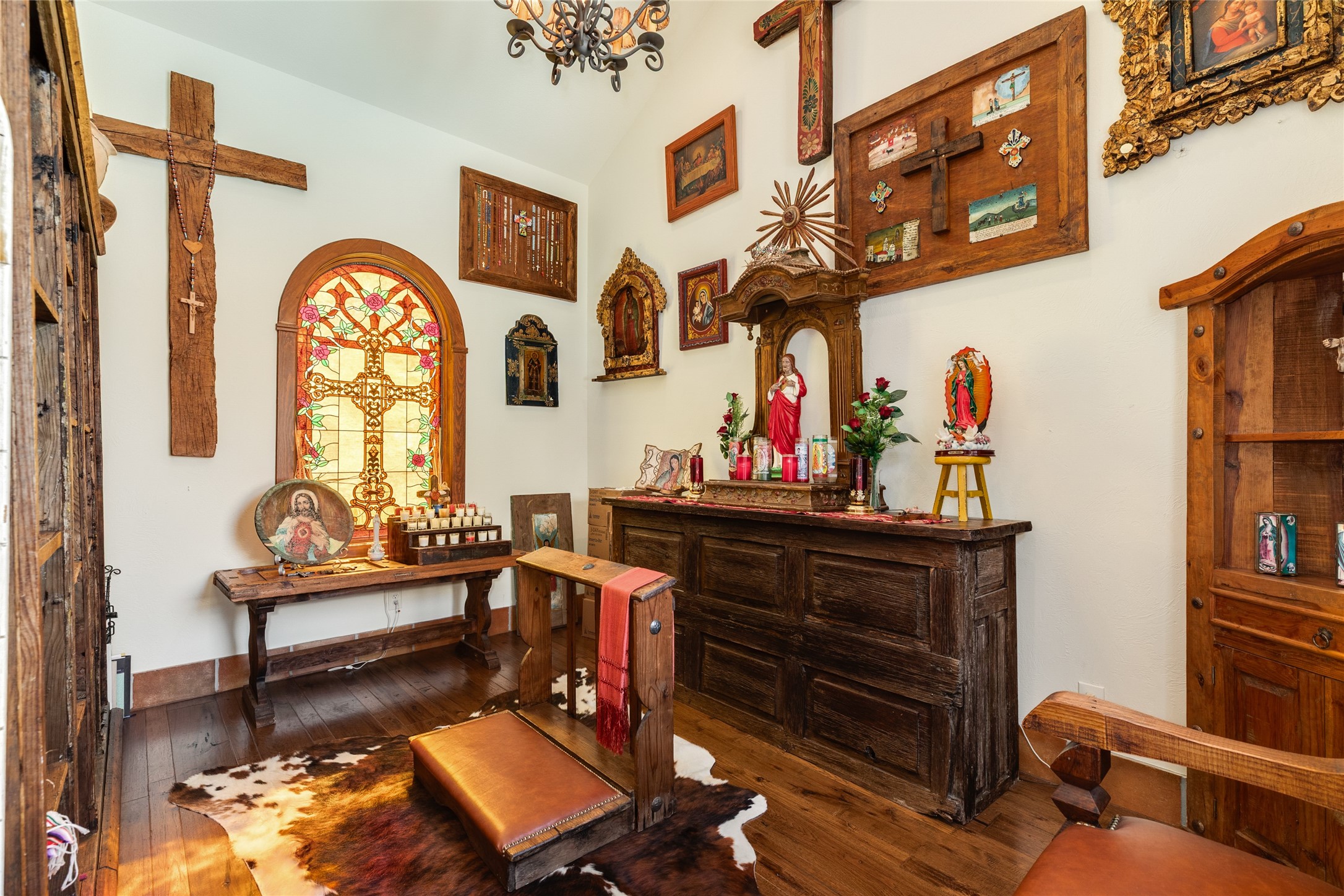 Personal chapel, located on the first level