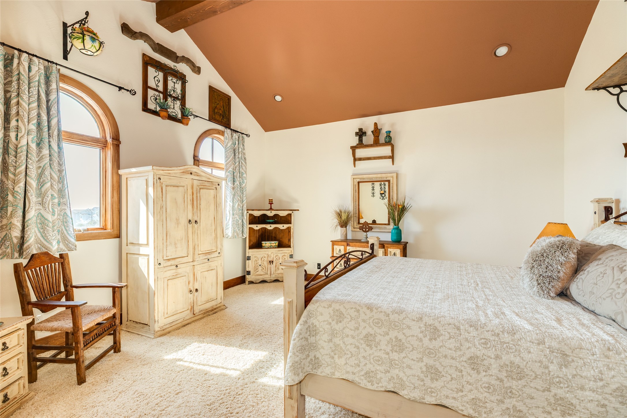 Sedondary bedroom, 2nd level
