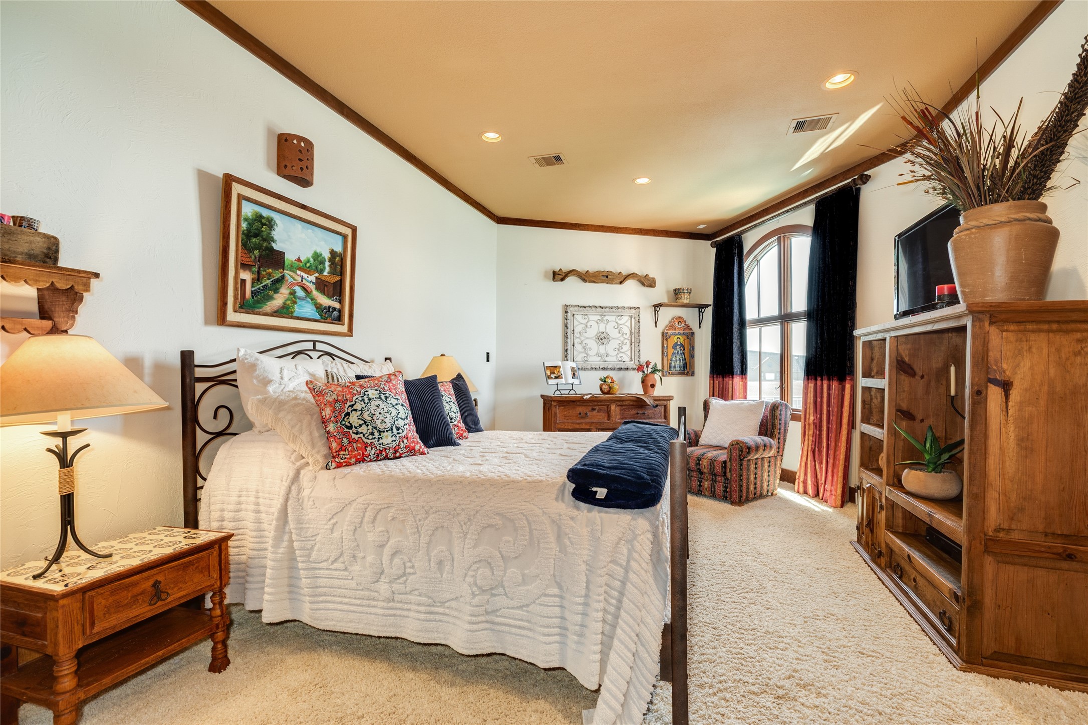 Secondary bedroom, 2nd level