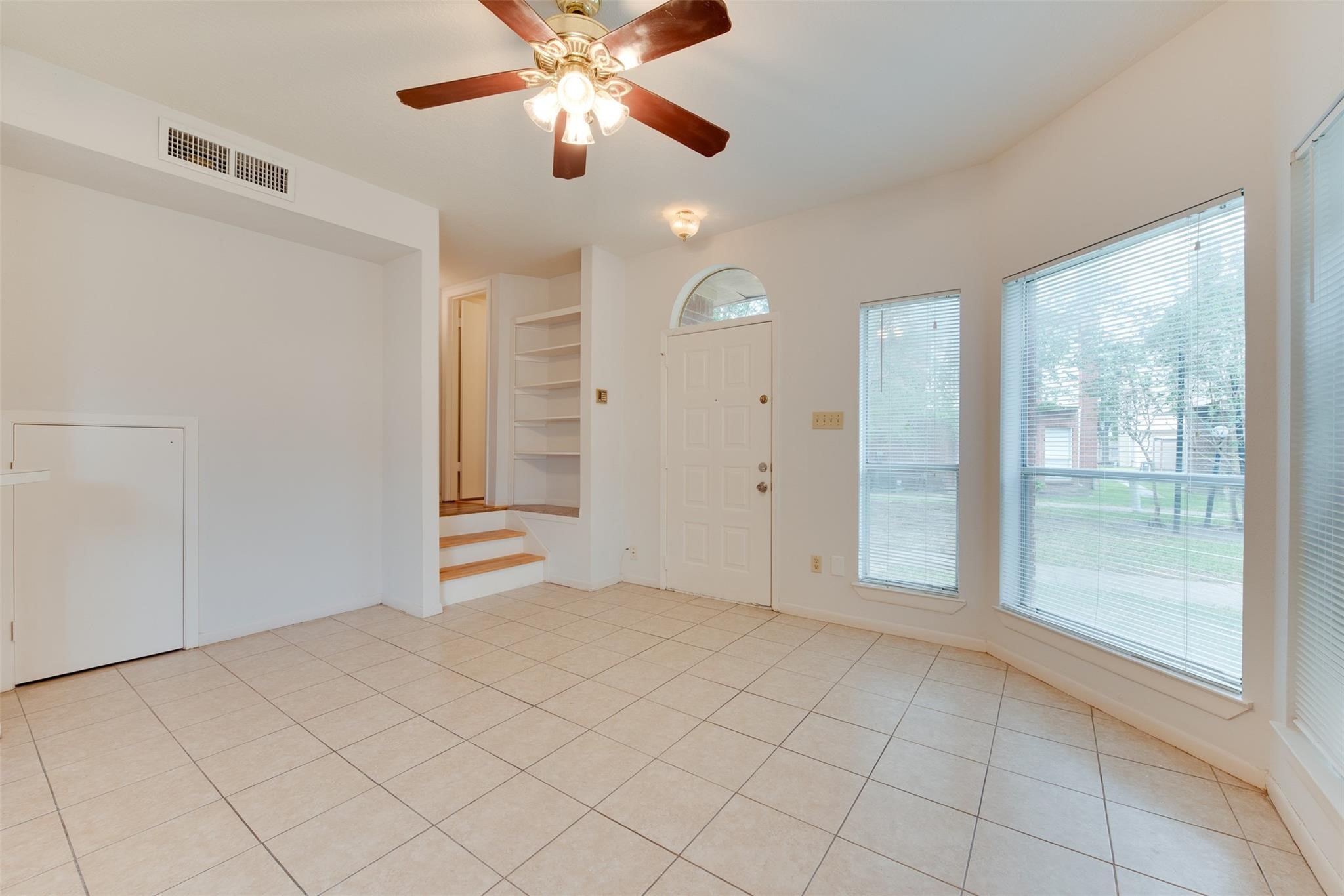 8320 Wild Rose Street, #7B, Houston, TX 77083