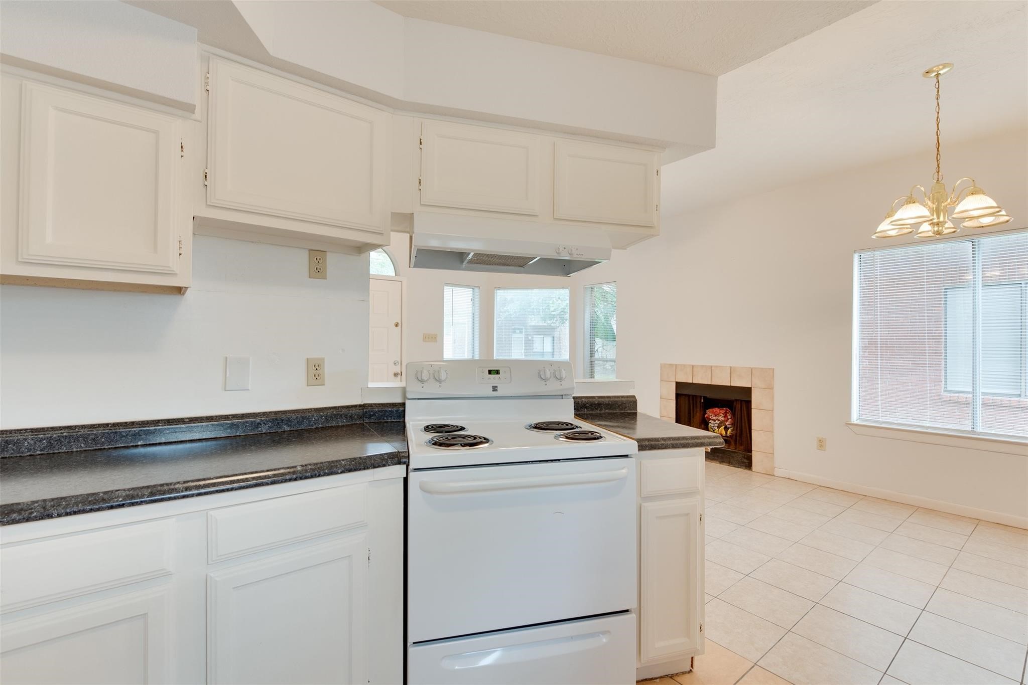 8320 Wild Rose Street, #7B, Houston, TX 77083
