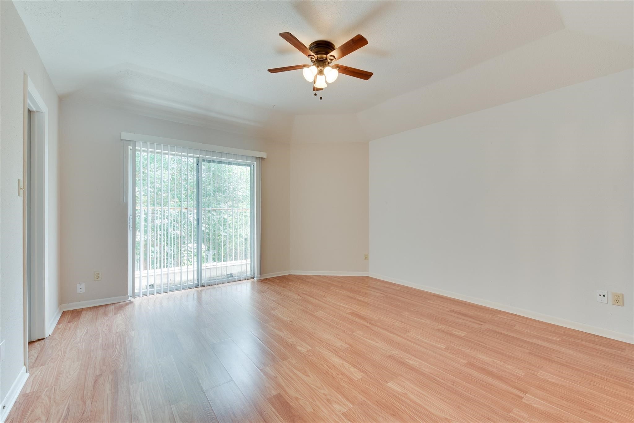 8320 Wild Rose Street, #7B, Houston, TX 77083