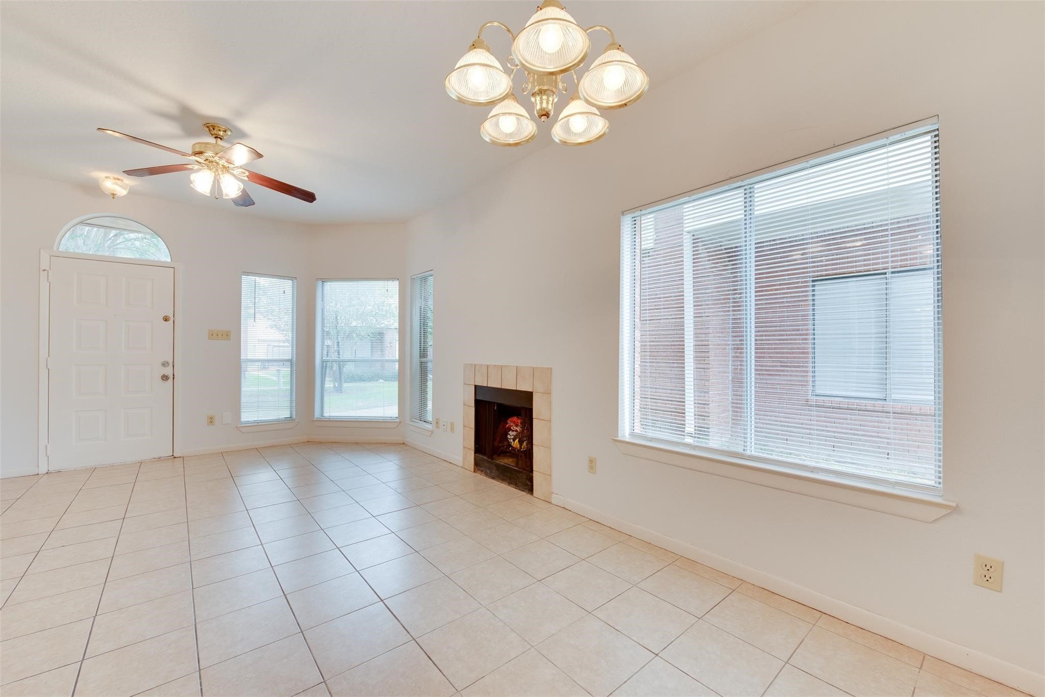 8320 Wild Rose Street, #7B, Houston, TX 77083