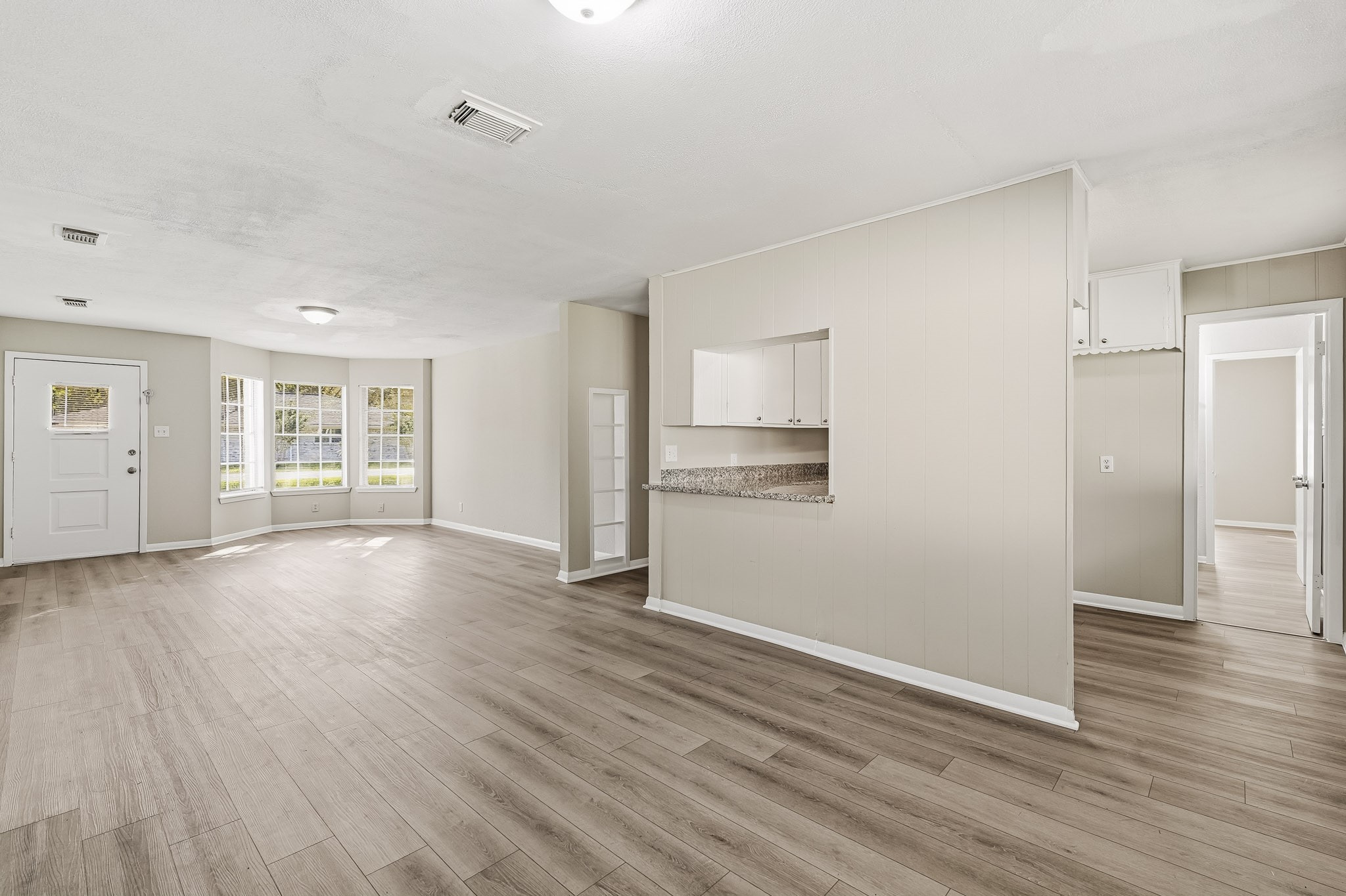 807 Texas Avenue, League City, TX 77573