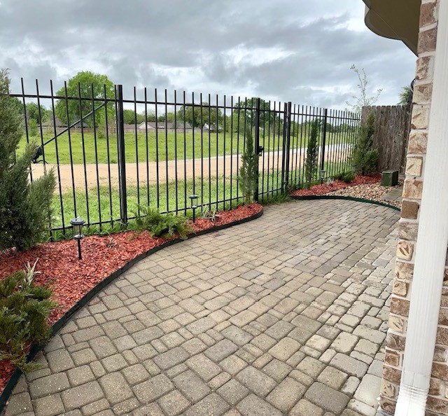 7911 Ouray Drive, Houston, TX 77040