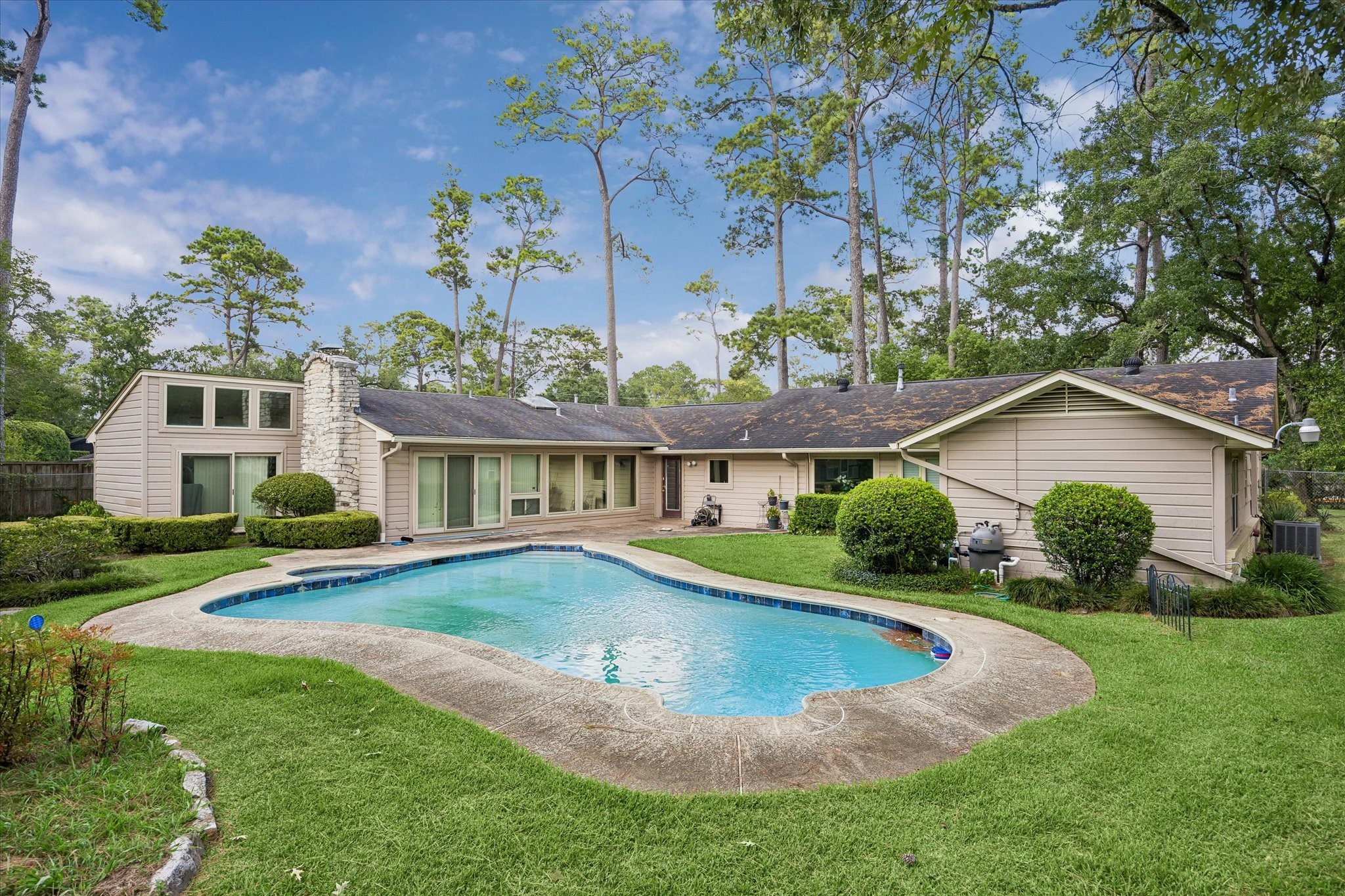 711 Echo Lane, Houston, TX 77024