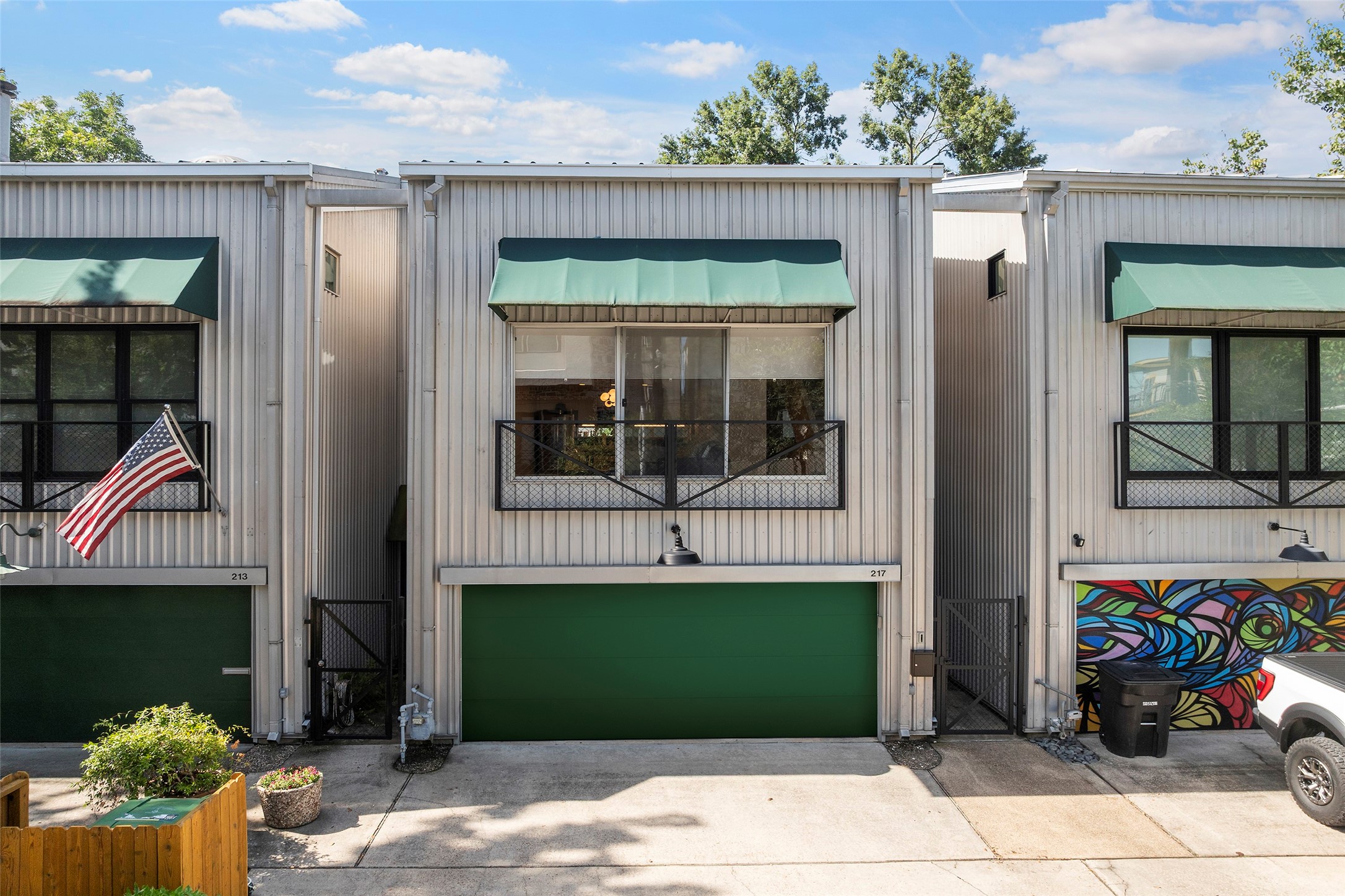 Stand alone home. No shared walls. Large driveway for off street parking. Stand alone home. No shared walls. Large driveway for off street parking.