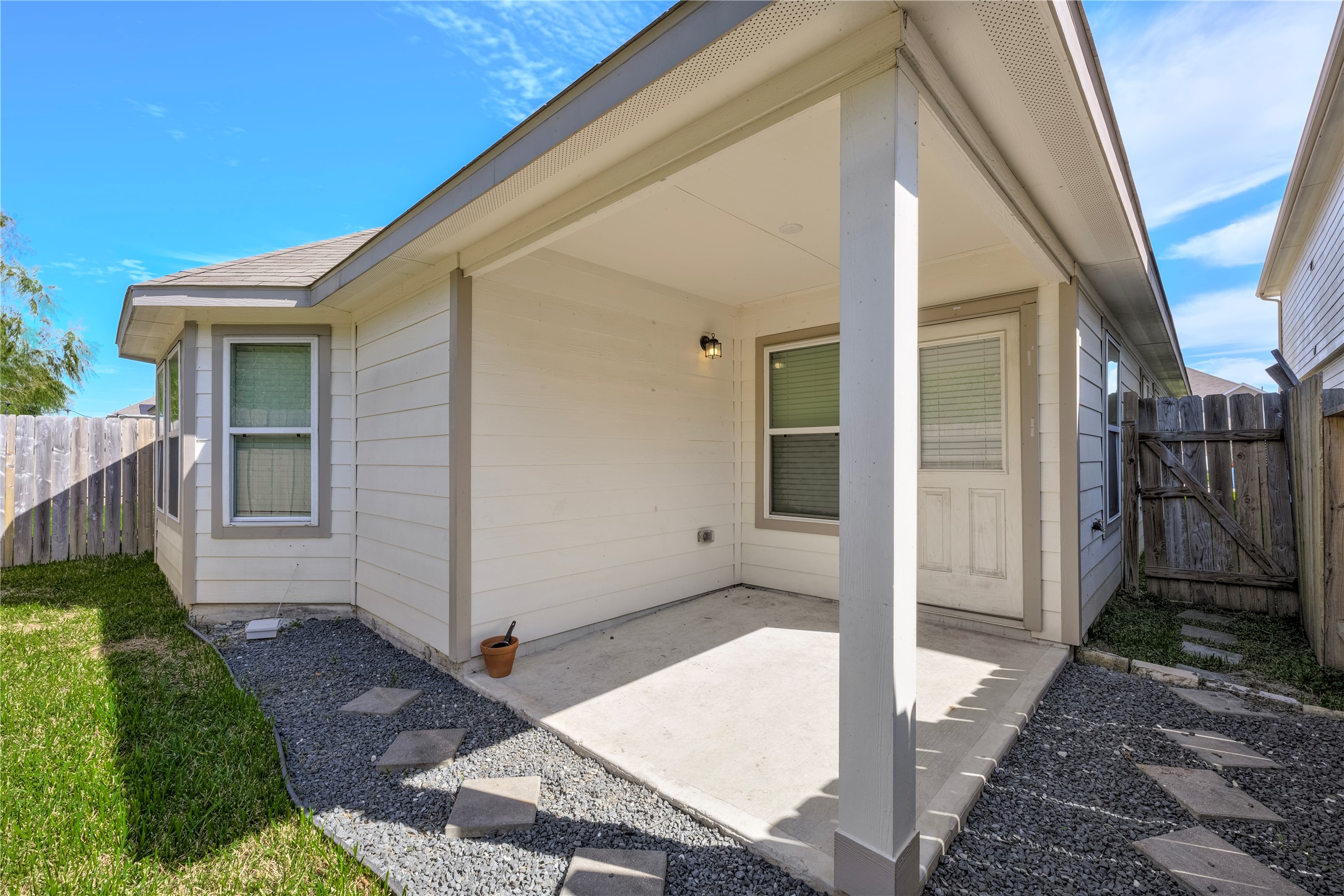 25416 Grotto Falls Lane, Porter, TX 77365