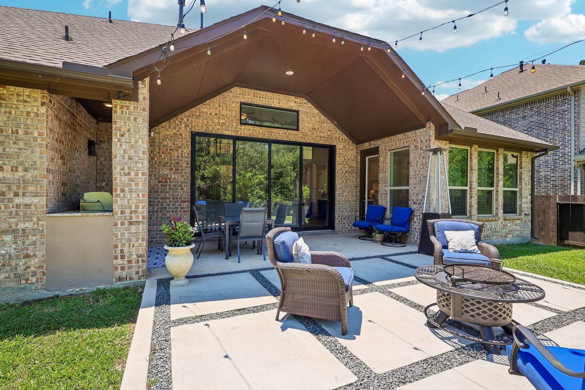 1700 Graystone Hills Drive, Conroe, TX 77304