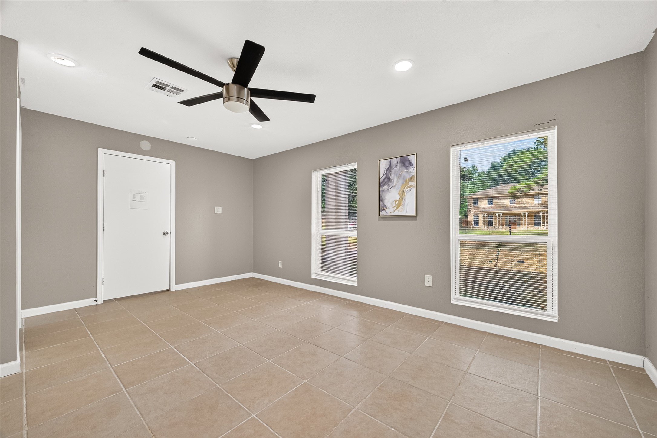 552 Roanoke Drive, Conroe, TX 77302