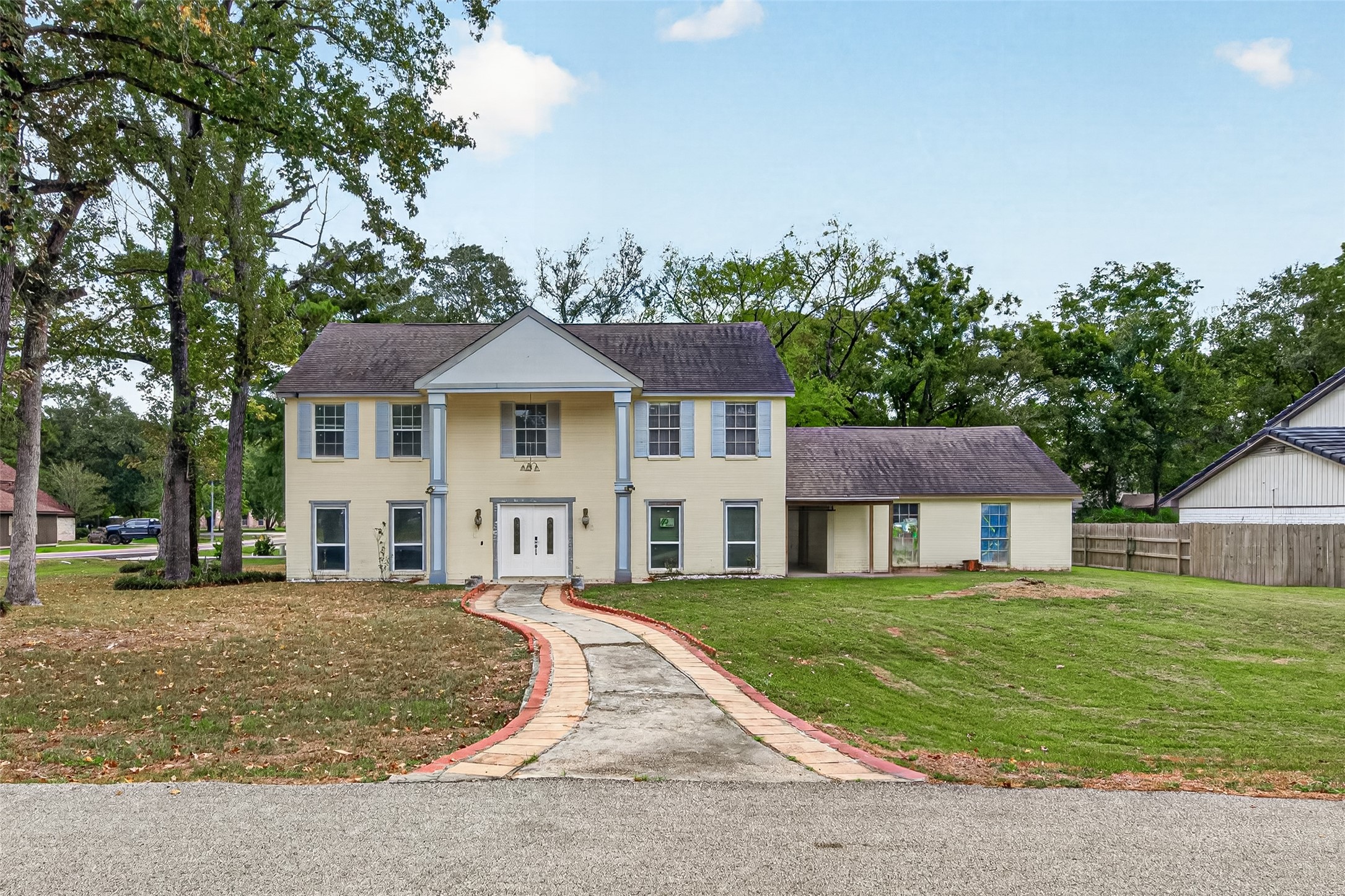552 Roanoke Drive, Conroe, TX 77302