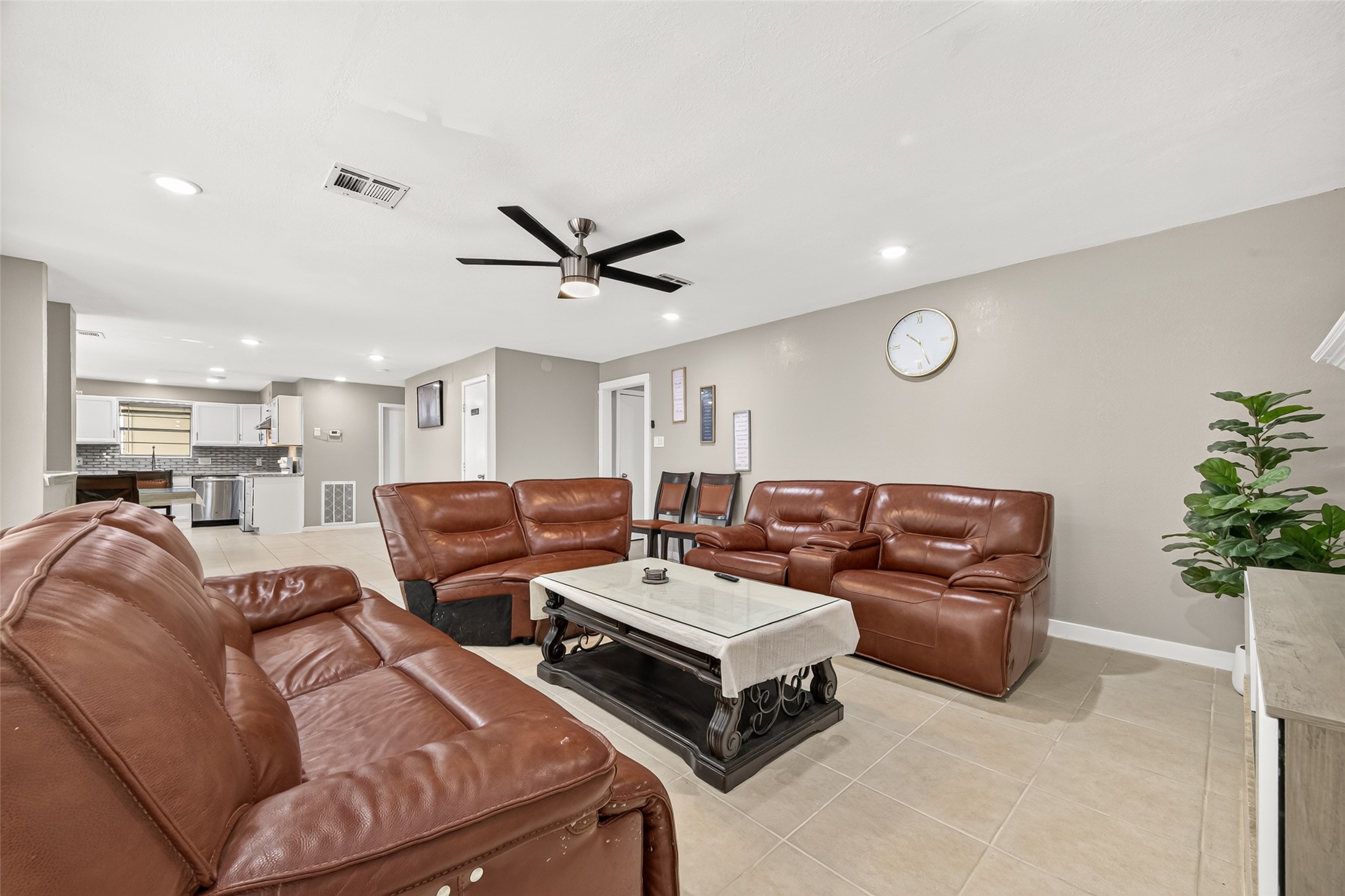 552 Roanoke Drive, Conroe, TX 77302
