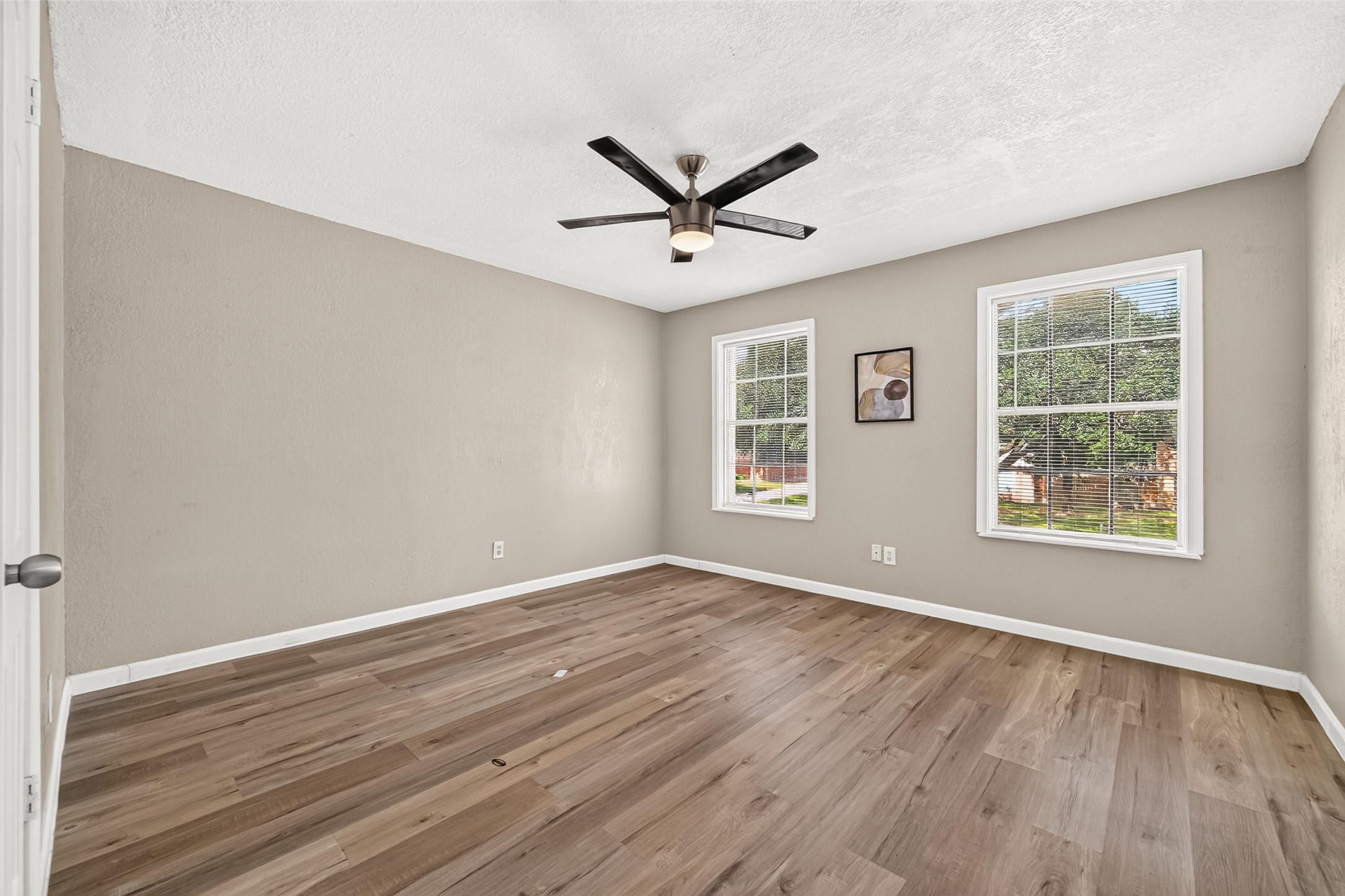 552 Roanoke Drive, Conroe, TX 77302