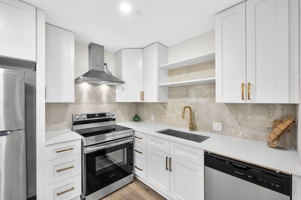 2012 Brun St, #A, Houston, TX 77019 2012 Brun St, #A, Houston, TX 77019