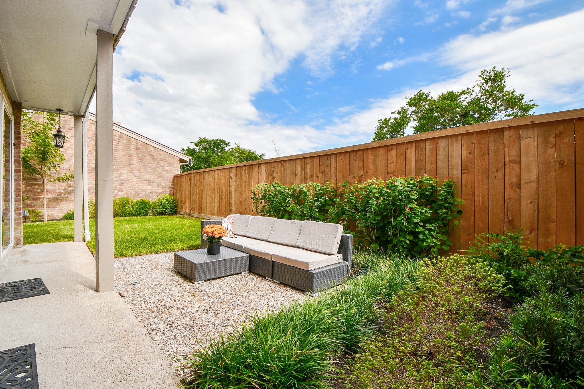 811 Bayou River Drive, Houston, TX 77079