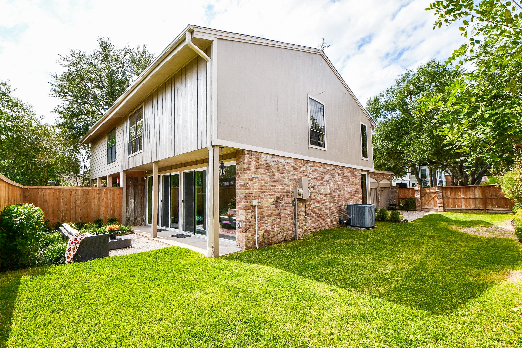 811 Bayou River Drive, Houston, TX 77079