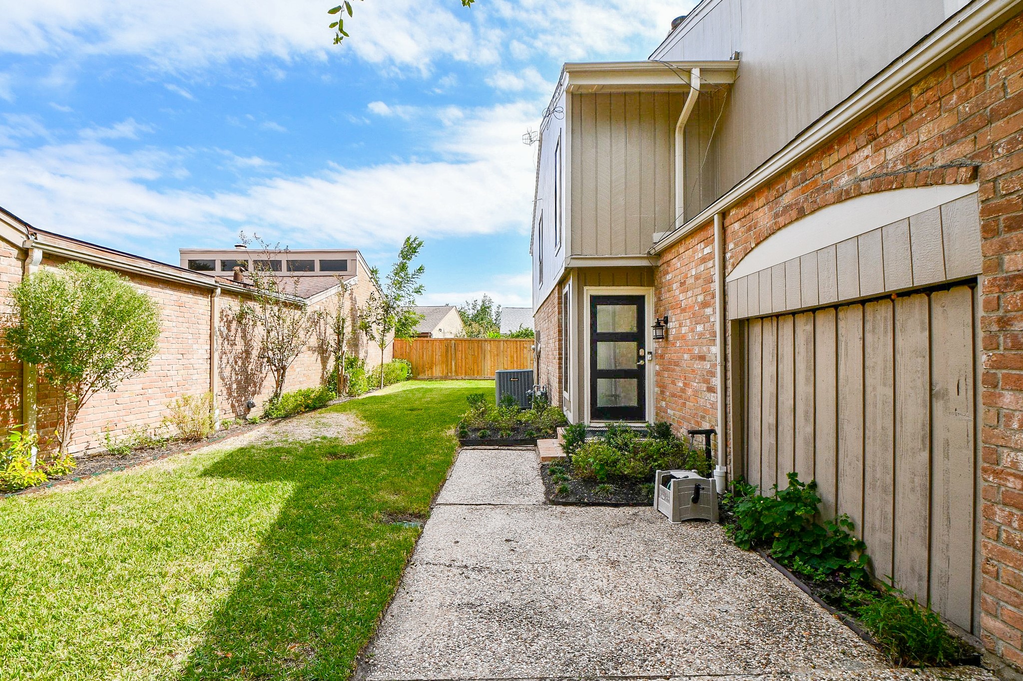 811 Bayou River Drive, Houston, TX 77079