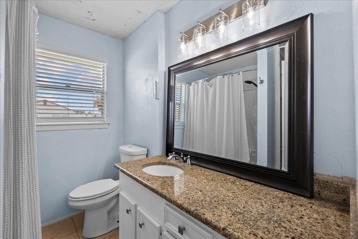868 Bonita Street, Bayou Vista, TX 77563