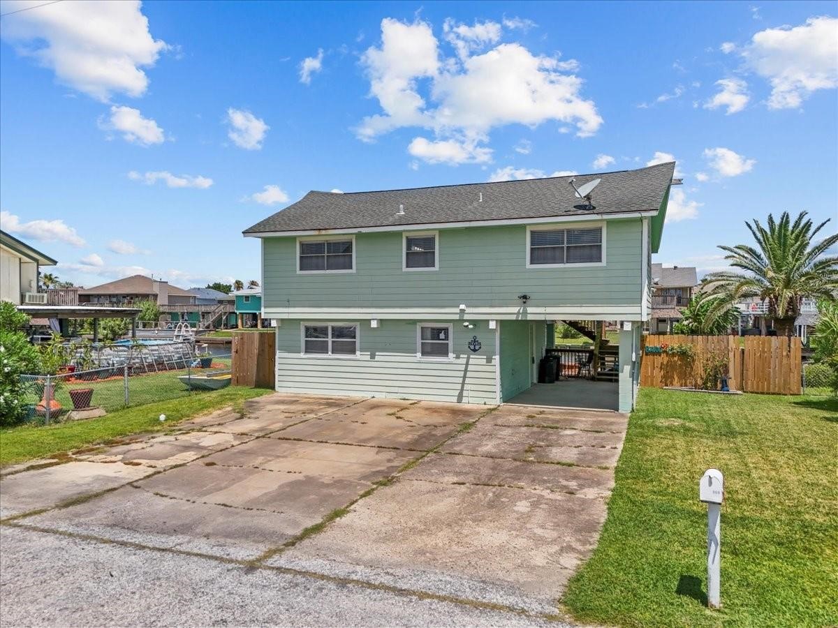 868 Bonita Street, Bayou Vista, TX 77563