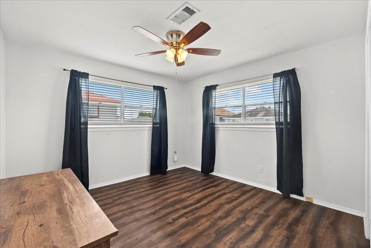 868 Bonita Street, Bayou Vista, TX 77563