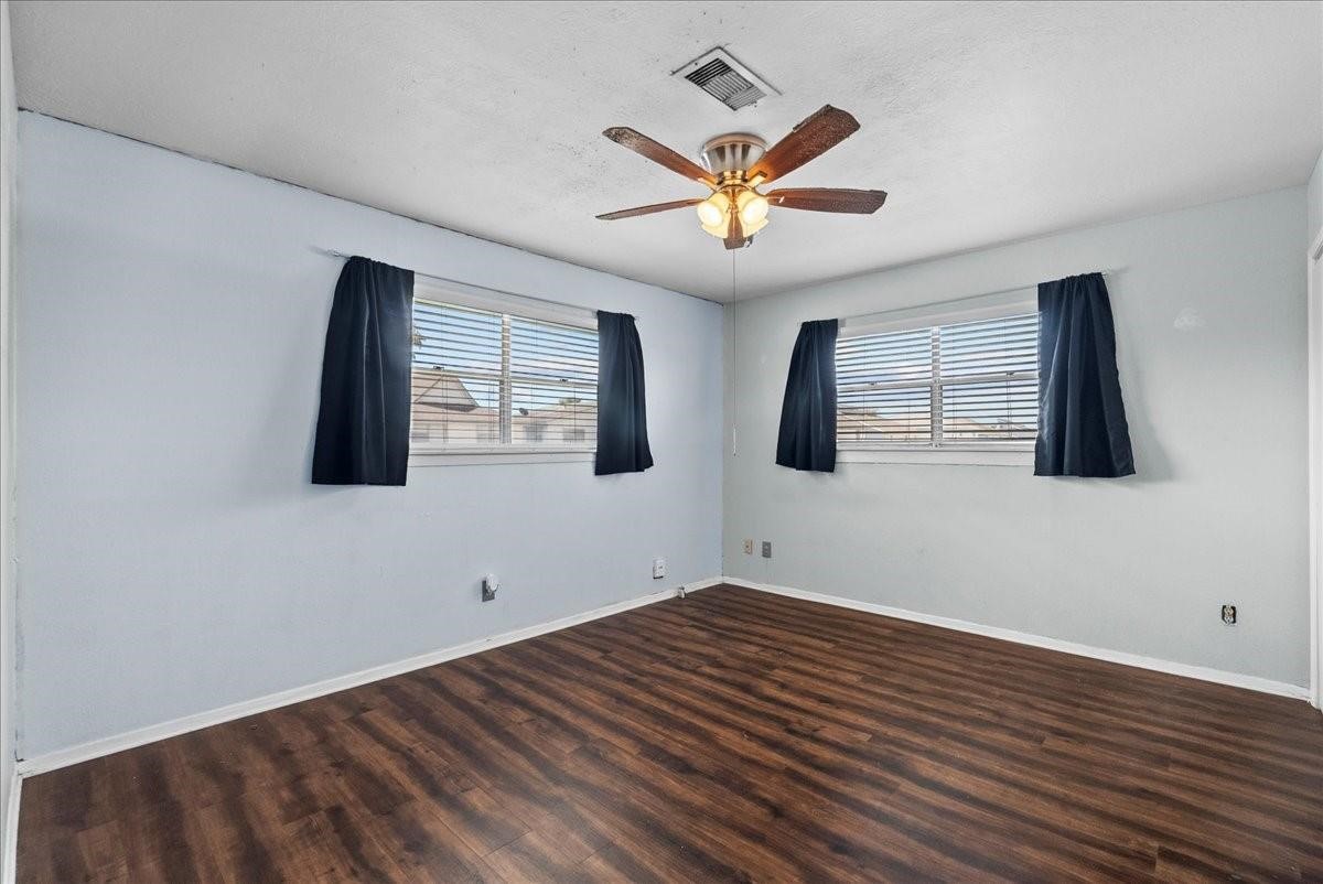 868 Bonita Street, Bayou Vista, TX 77563