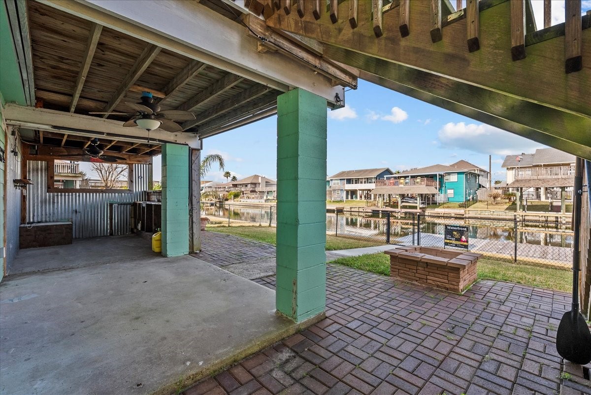 868 Bonita Street, Bayou Vista, TX 77563