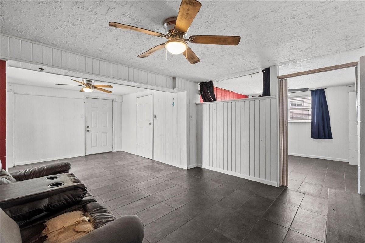 868 Bonita Street, Bayou Vista, TX 77563