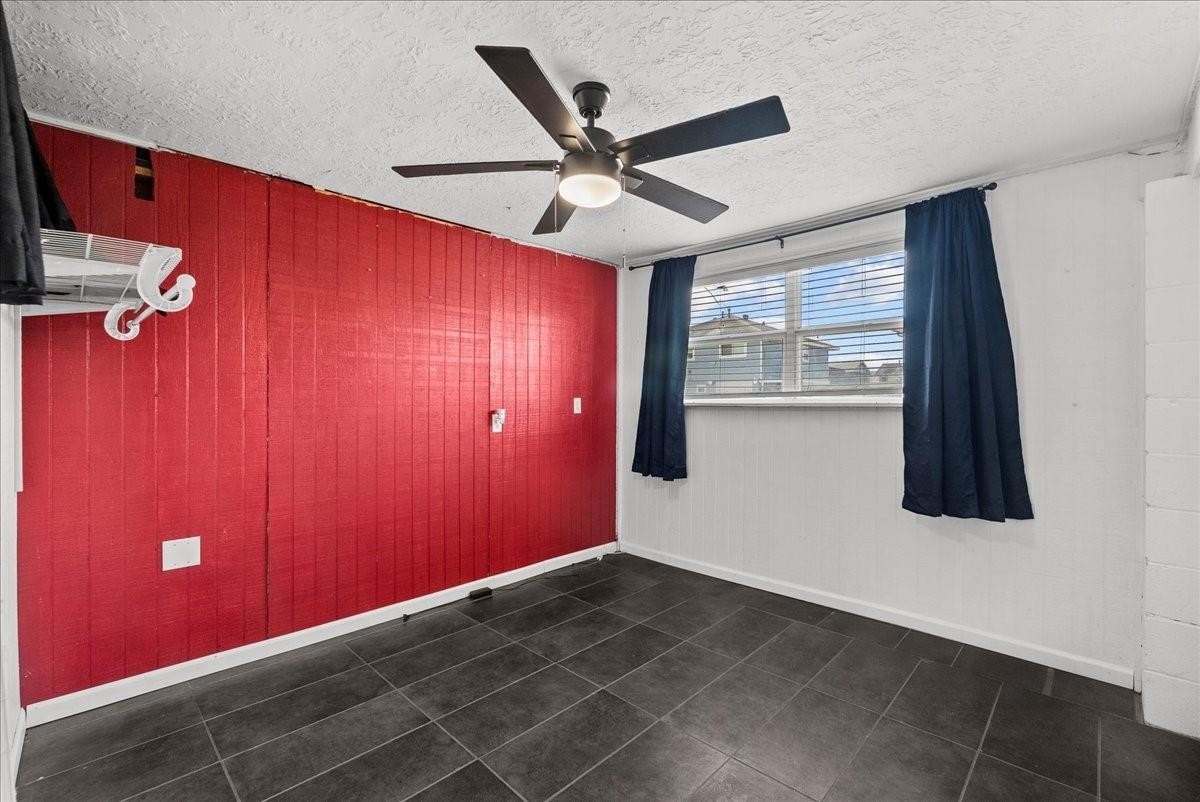 868 Bonita Street, Bayou Vista, TX 77563