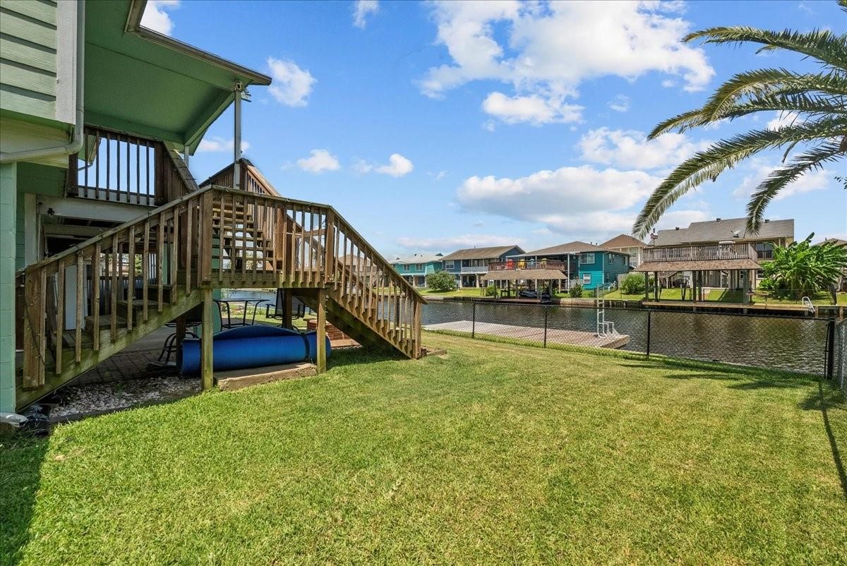 868 Bonita Street, Bayou Vista, TX 77563