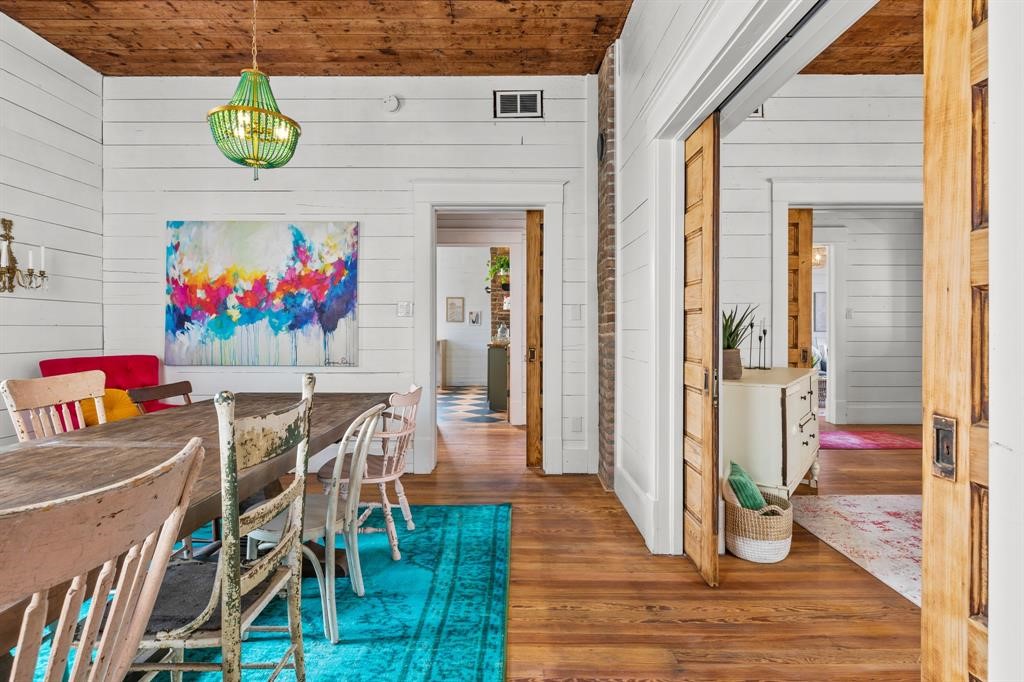 Dining room- plenty of space for a large table.