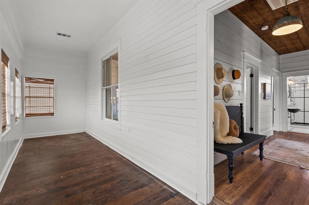 Small back room, could be used for storage