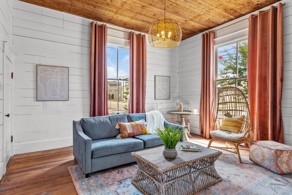 Additional room. Could be used as a formal living space or a study.