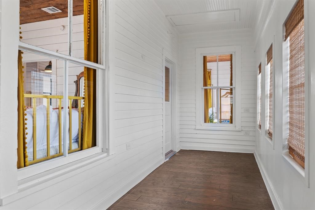 Small back room, could be used for storage