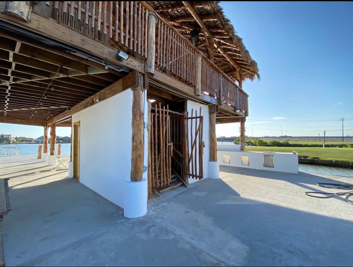 3391 Hwy 6 Drive, Hitchcock, TX 77563