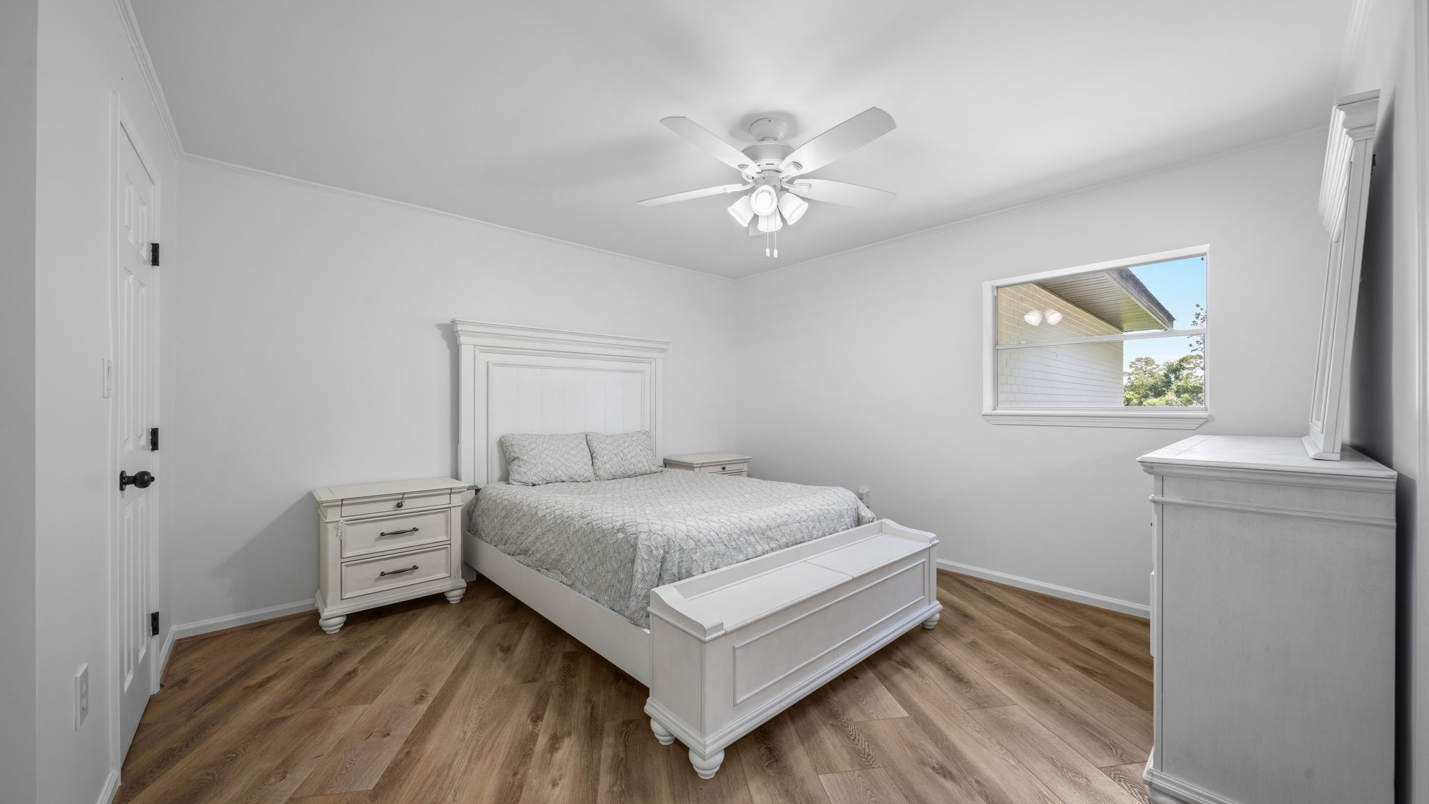 Secondary Bedroom 1 Large bedroom with large walk in closet
